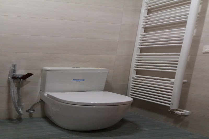 Baños de piso en Barañain
